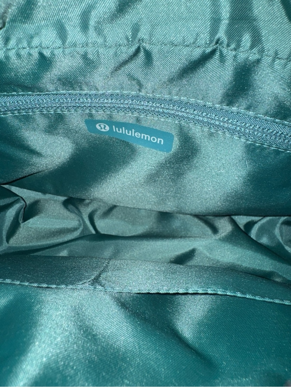 Lululemon City Essentials Shoulder Bag 4L Deep Marina NWT Sold Out - Picture 7 of 10